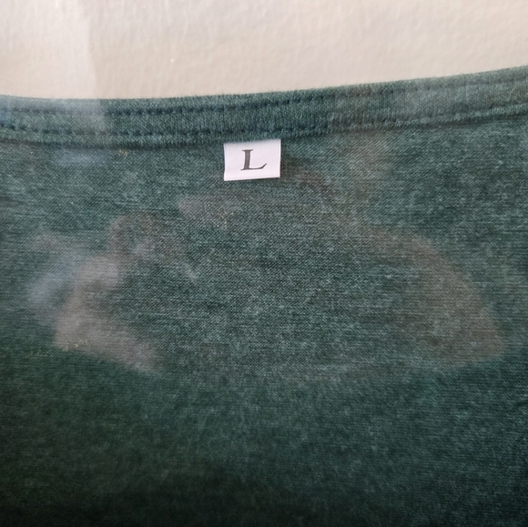 *3/$20 Green Women's Blouse Top Short Sleeve - Picture 2 of 3